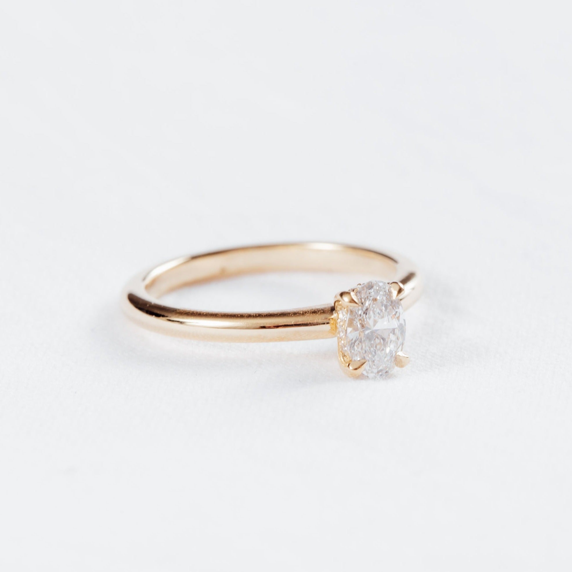 Oval Hidden Halo Solitaire