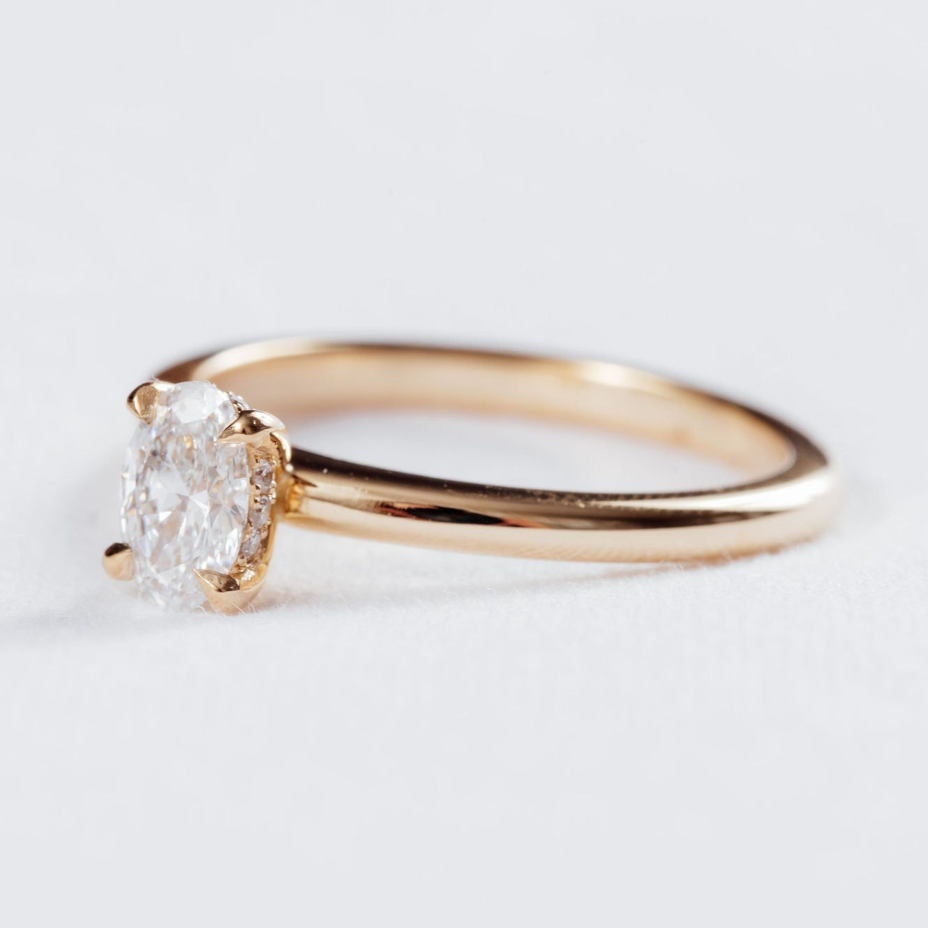 Oval Hidden Halo Solitaire