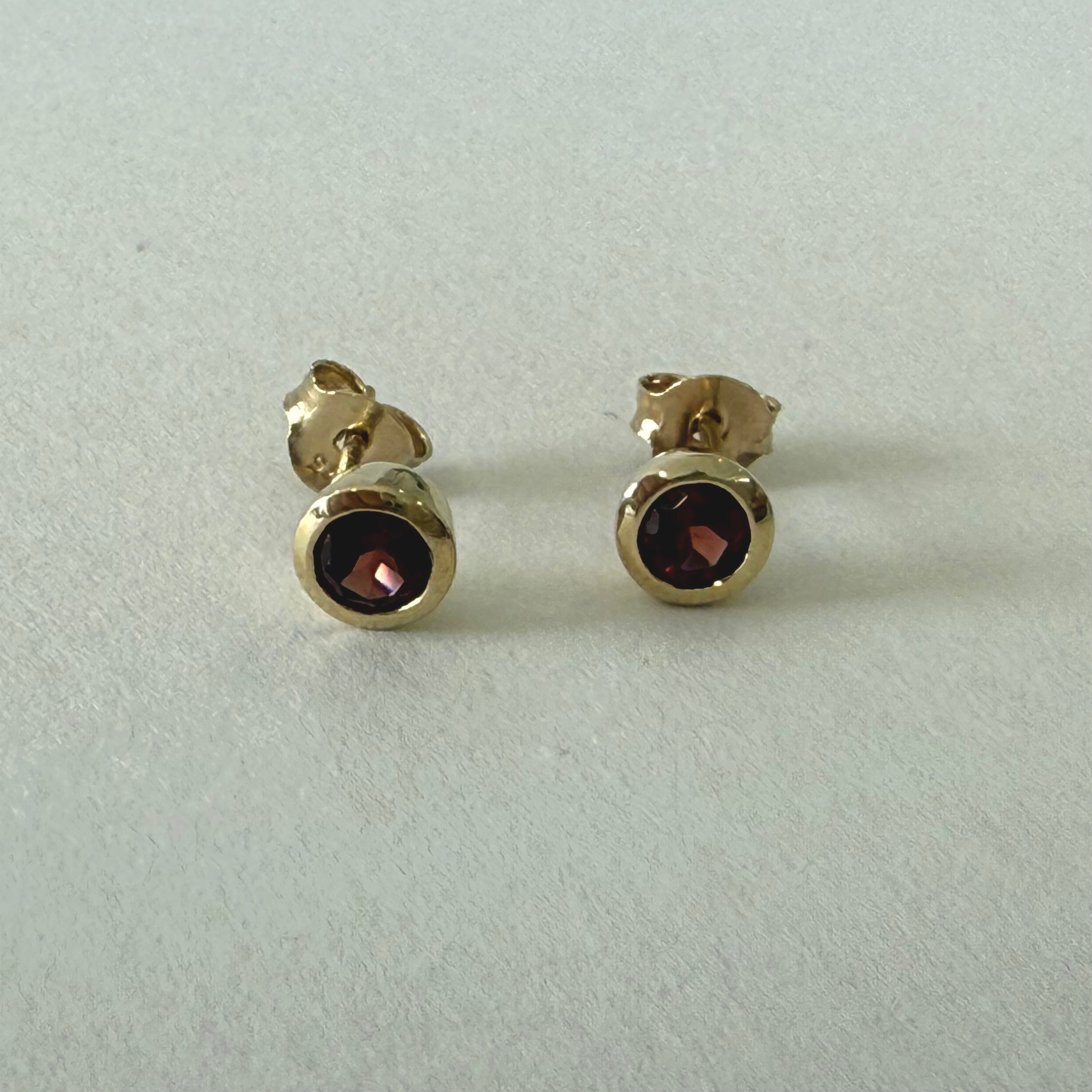Rubover Set Garnet Studs