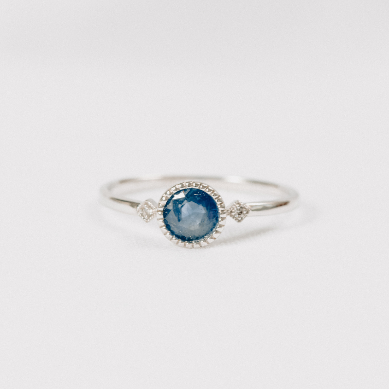 Antique look Sapphire