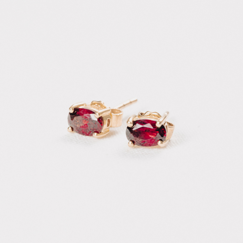Rhodolite Garnet Studs