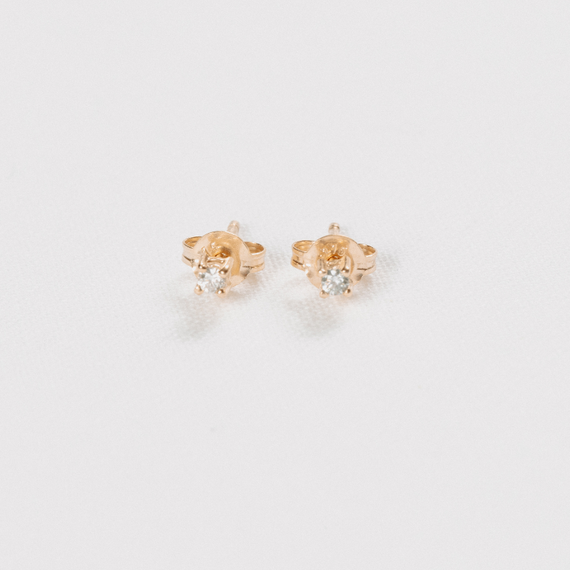 Dot Studs