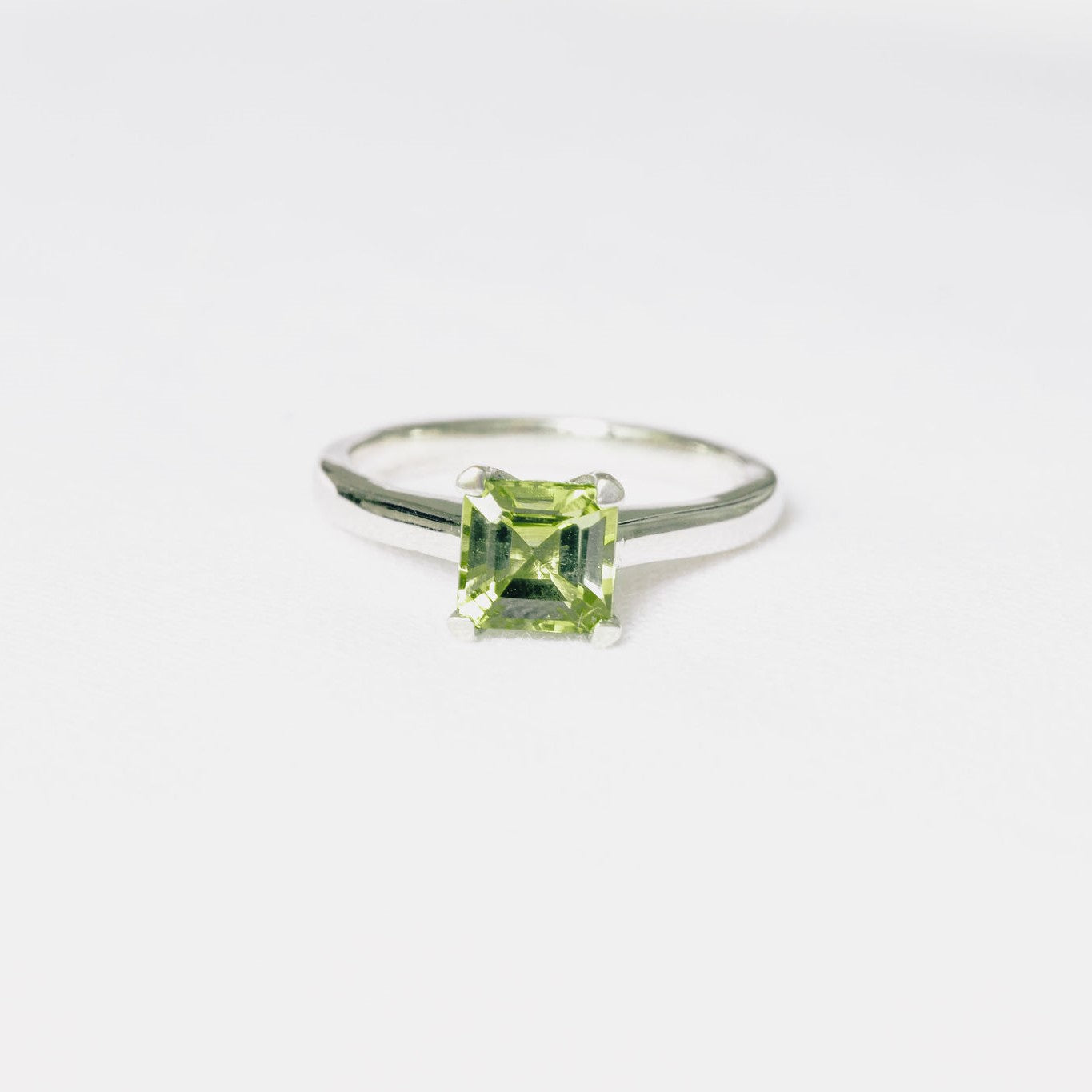 Tourmaline Platinum Solitatire