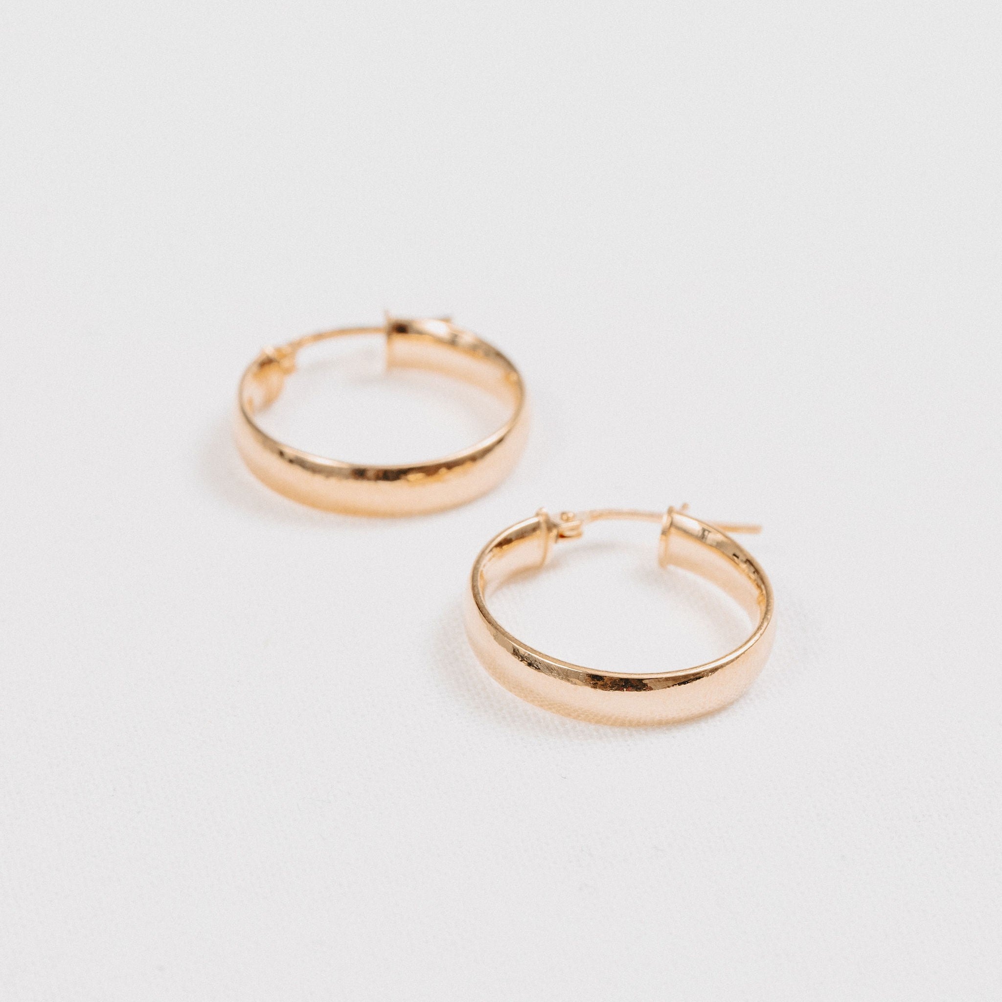 Medium Hoops