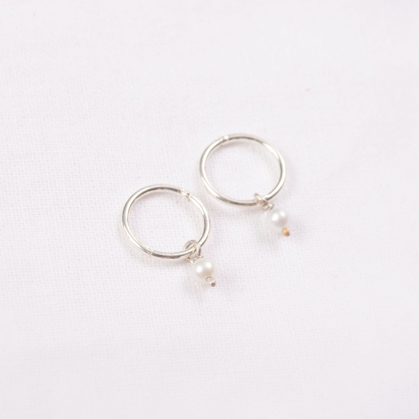 Sleeper with Seed Pearl