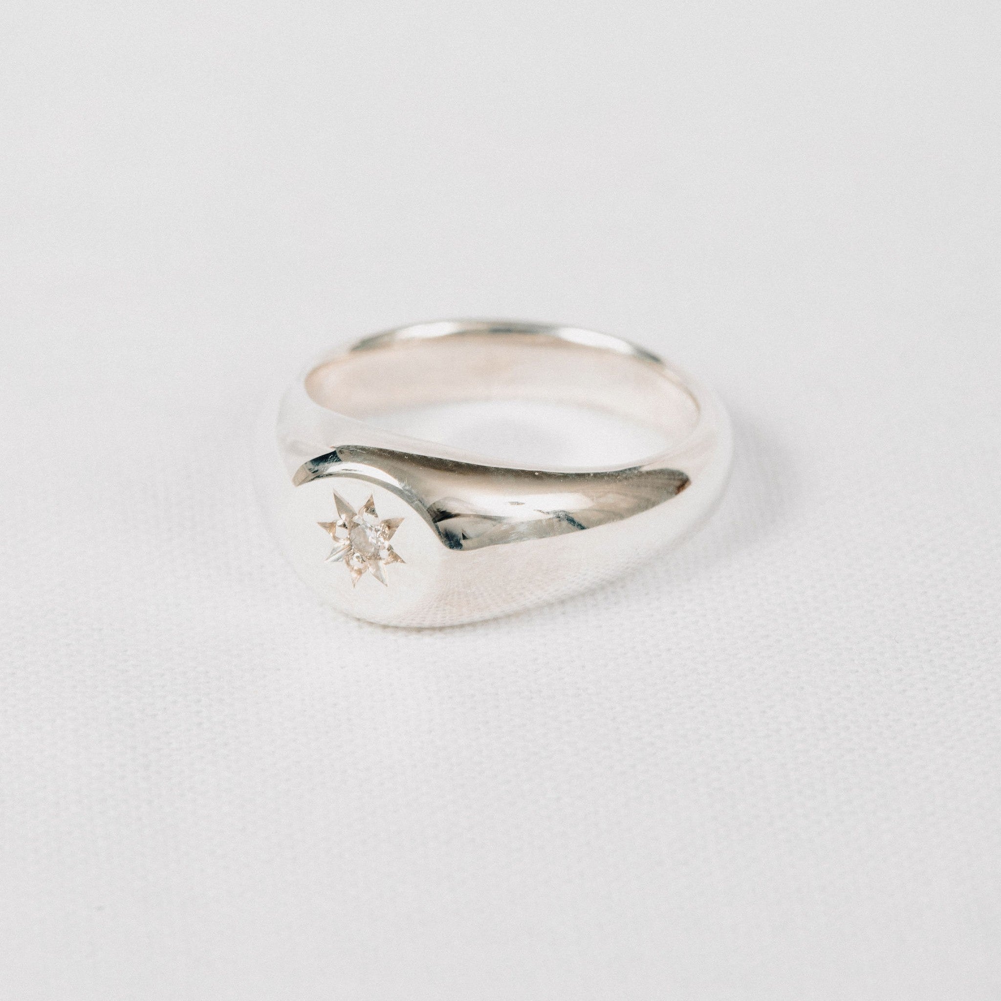 Oval Star Set Signet