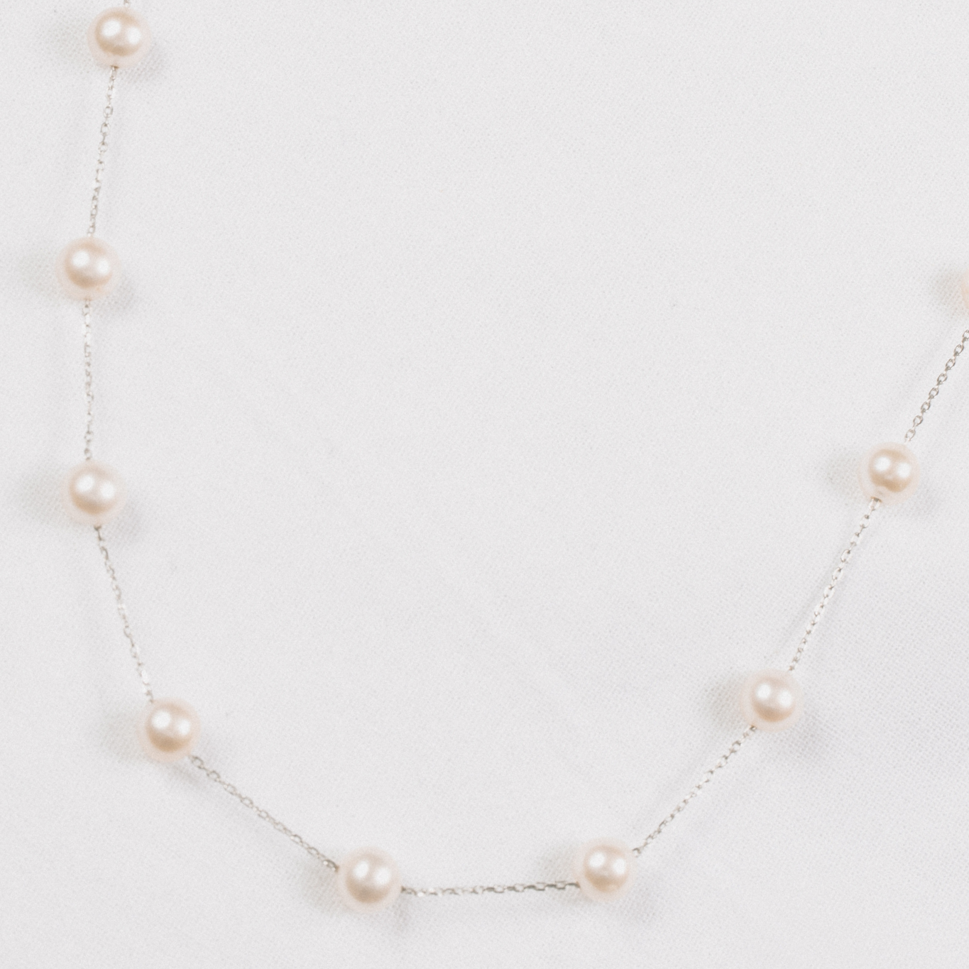 Pearl and Chain Necklace