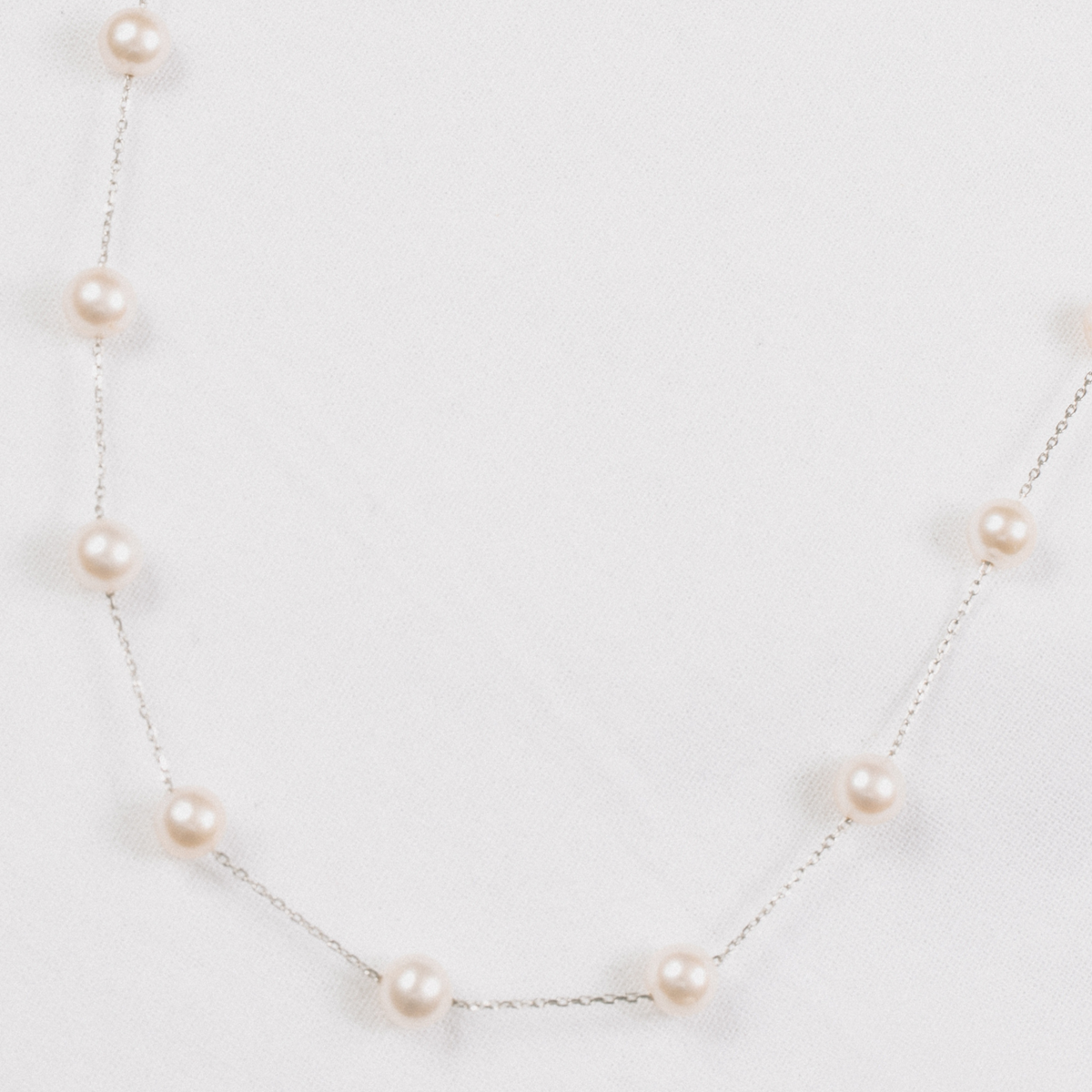 Pearl and Chain Necklace